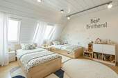 Kinderzimmer Obergeschoss illustriert - 