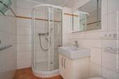 Duschbad im Obergeschoss (4,23 m²) - 