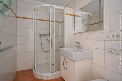 Duschbad im Obergeschoss (4,23 m²) - 