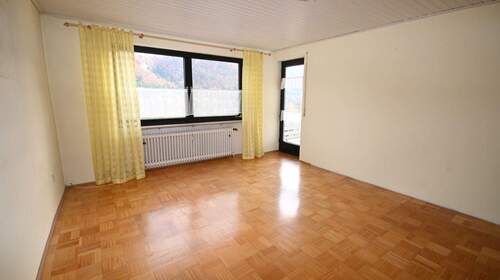 Geräumiges Schlafzimmer... - Etagenwohnung mit 124,00 m&sup2; in Dietfurt an der Altmühl / Töging zum Kaufen