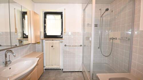 Dusch- und Wannenbad - 