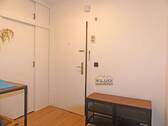 Eingangsdiele mit Garderobe - 2 Zimmer Terrassenwohnung zum Kaufen in Berlin