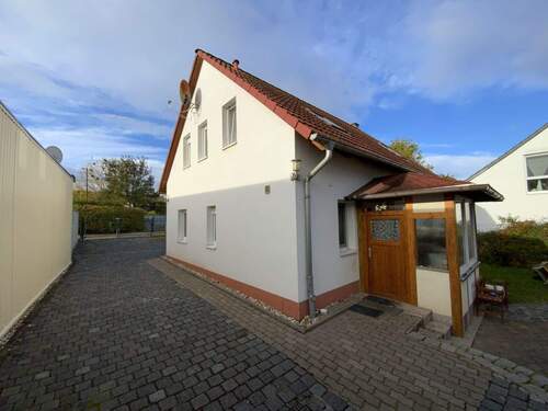 Hauseingang - 5 Zimmer Einfamilienhaus in Bad Frankenhausen