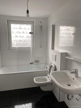 Badezimmer - 2 Zimmer Etagenwohnung in Bad Zwischenahn / Aschhausen