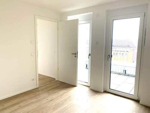 Zimmer 2 - Etagenwohnung mit 130,40 m&sup2; in Nürnberg zur Miete