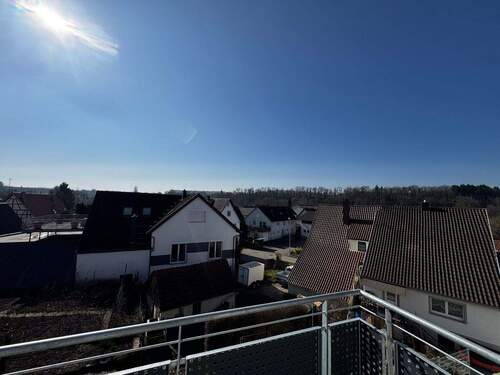 Blick vom Balkon - 4 Zimmer Etagenwohnung zum Kaufen in Langenbeutingen