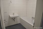 Bad mit Wanne - 