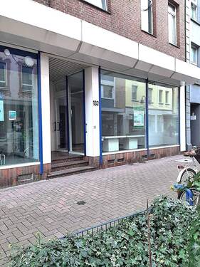 Außenansicht - Ladenlokal für verschiedene Gewerbe zu vermieten