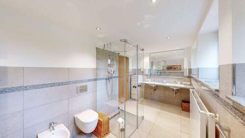 Badezimmer OG in Wohnung 1 - 