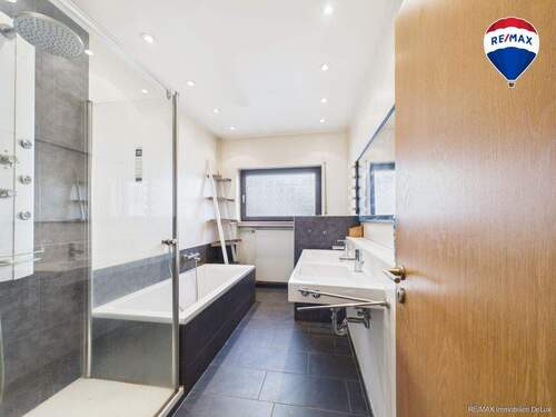 REMAX Immobilien DeLux Bungalow in Wadrill Bad - 