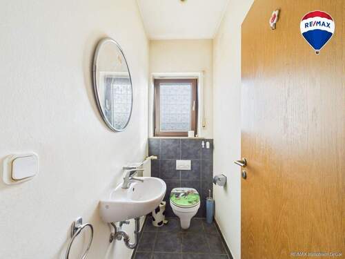 REMAX Immobilien DeLux Bungalow in Wadrill Gäse-WC - 