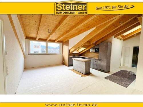 Wohnimmer/Küche - 3-Zimmer-Dach-Studio-Wohnung, LIFT, EBK, Keller, Kachelofen-Anschluss, TG-Platz a. W.