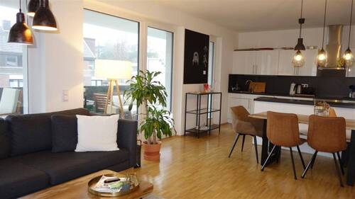 Zugang Terrasse - 3 Zimmer Etagenwohnung zur Miete in Mönchengladbach