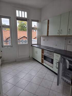 Küche - Über den Dächern der Südstadt - 2 RW mit Balkon und Einbauküche