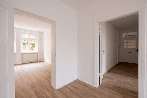 Blick in Wohnzimmer - 2 Zimmer Etagenwohnung in Schwerin