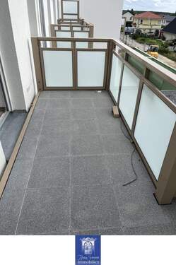 Balkon - Etagenwohnung mit 65,80 m&sup2; in Arnsdorf zur Miete