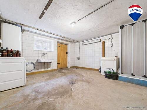 REMAX Immobilien DeLux Einfamilienhau Keller Blieskastel Mark Borowicz - 