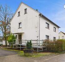 Raum für Ideen: Einfamilienhaus mit Potenzial in Blieskastel-Breitfurt