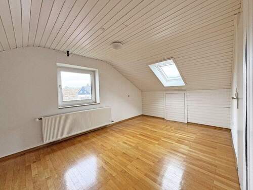 Zimmer - Doppelhaushälfte mit 122,00 m&sup2; in Reutlingen zum Kaufen