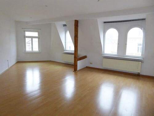 Zimmer 1 - 4 Zimmer Etagenwohnung zur Miete in Nürnberg