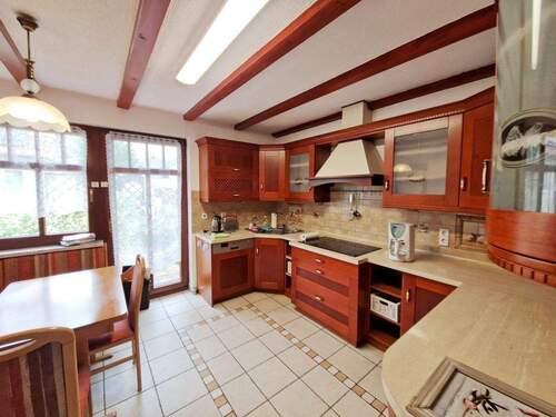 Küche mit Zugang zum Garten - 