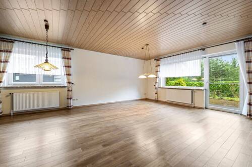 Wohn-/Esszimmer - 