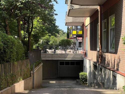 Einfahrt zur Tiefgarage - 
