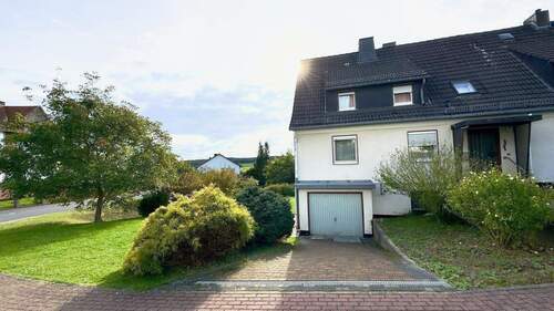 Garage - Mehrfamilienhaus, Wohnhaus mit 110,00 m&sup2; in Söhrewald zum Kaufen