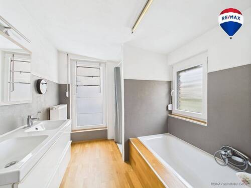 RE/MAX Immobilien DeLux Haus Dillingen Bad - 