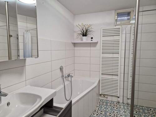 Bad EG - Mehrfamilienhaus, Wohnhaus mit 210,00 m&sup2; in Bad Lauchstädt zum Kaufen