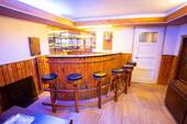 HOBBYRAUM MIT BAR - 