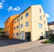 Familienfreundliches Reihenendhaus mit Garten, Kaminofen und Garage in ruhiger Lage von Mössingen