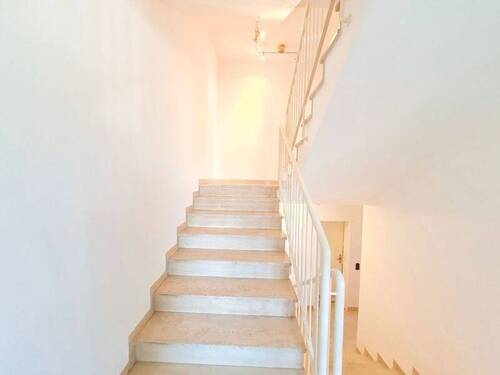 Ihr Treppenaufgang zum Wohnzimmer - 