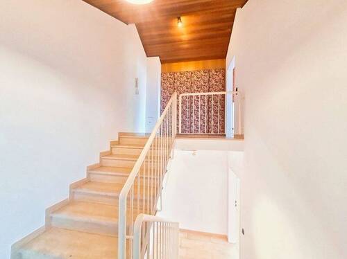 Ihr Treppenaufgang gen Schlafzimmer - 