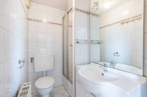 1. Obergeschoss links - Bad - 