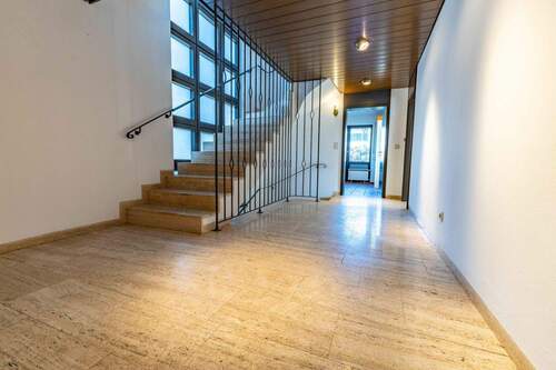 EFH Straubing Flur EG - 7 Zimmer Einfamilienhaus in Straubing