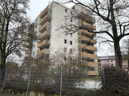 Hausansicht - Gemütliche 2 Zimmer-ETW mit Balkon und TG in ruhiger Lage von Mainz-Kostheim
