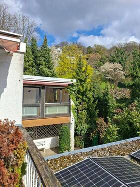 Terrasse Blick Hauseingangsbereich - Einfamilienhaus mit 133,10 m&sup2; in Baden-Baden zum Kaufen