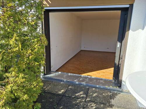 Terrasse Blick ins Wohnzimmer - 