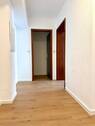 Flur - +++ HELLE RENOVIERTE 3-ZIMMER-WOHNUNG MIT AUFZUG +++