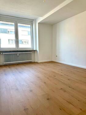 Wohnzimmer - 3 Zimmer Etagenwohnung in Nürnberg