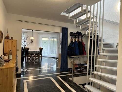 Diele/Treppenhaus - Einfamilienhaus mit 150,00 m² in Bischofroda zum Kaufen