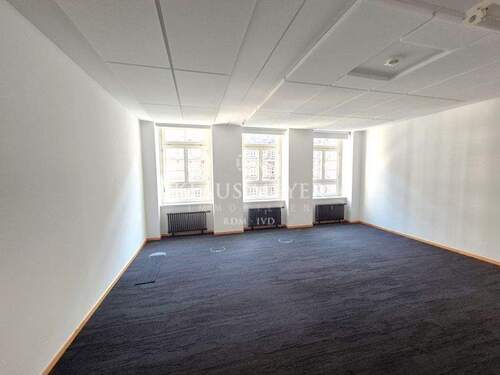 im Büro - Büro in Hamburg