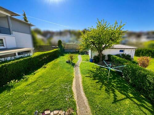 Gartenansicht vom Balkon - 