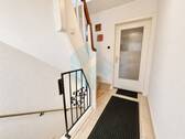 Hauseingang Ansicht 2 - 7 Zimmer Doppelhaushälfte in Butzbach