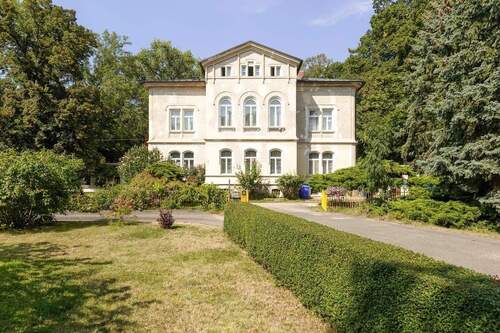 ehemaliges Rittergut - 1 Zimmer Mehrfamilienhaus, Wohnhaus zum Kaufen in Sornzig-Ablaß