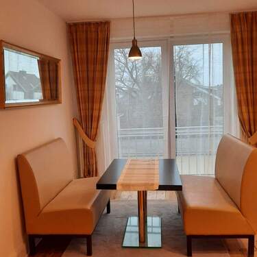 Helle Sitzecke - Möblierte Komfortwohnung in Zentrumslage