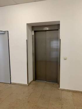 Lift - Büro mit 87,00 m&sup2; in Dresden zur Miete
