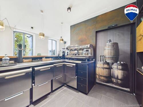 REMAX Immobilien DeLux Hotel Bar Wallerfangen Mark Borowicz - 