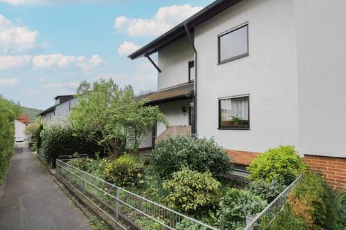 Frontansicht Haus - Gestaltungspotenzial: Realisieren Sie selbst das Zuhause Ihrer Träume in Wertheim-Bestenheid